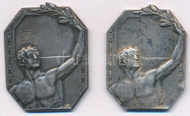 ~1910. 'Műegyetemi Athletikai és Football Club Versenydíja' jelzett Ag díjérem 'Oertel Berlin' gyártói jelzéssel (14,33g/0.800/34x26mm) + ~1940. 'Műegyetemi Athletikai és Football Club Versenydíja' öntött, ezüstözött bronz díjérem - Image 2