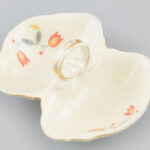 Német só- és borstartó, matricás porcelán, jelzett, kopott, d: 12 cm