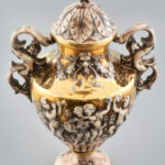 Nagyméretű Capodimonte fedeles váza, jelzett, kopásokkal, m: 47 cm