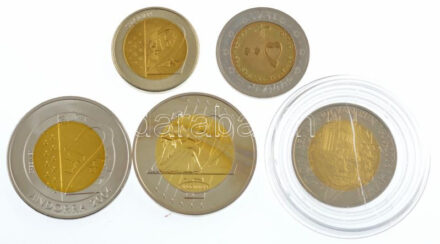 5xklf euró fantáziaveret és helyi pénz, néhány tanúsítvánnyal. Közte Andorra, Leiden - Rembrandt, Málta, Vatikán T:1 5xdiff fantasy euro and local money, a few with certificate. In it Andorra, Leiden - Rembrandt, Malta, Vatican C:UNC