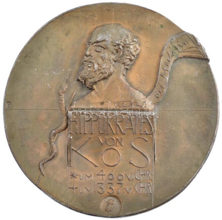 Németország 2003. 'Kos-szigeti Hippokrates - Az orvoslás atyja / Dr. Bernhard Bősing' kétoldalas fém plakett. Szign.: G (105mm) T:1- Germany 2003.'Hippokrates von Kos / Dr. Med. Bernhard Bősing' double-sided metal plaque. Sign.: G (105mm)