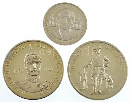 3xklf német uralkodókat és vezetőket bemutató emlékérem (II. Frigyes, II. Vilmos, Angela Merkel) T:1,PP 3xdiff commemorative medallion showing german rulers and leaders (Friedrich II, Wilhelm II, Angela Merkel) C:UNC,PP