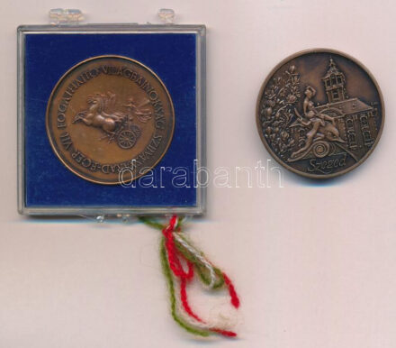 Fritz Mihály (1947-): Szeged város emlékérme kétoldalas, bronz emlékérem (43mm) T:1- + Sebestyén Sándor (1949-) DN 'VII. Fogathajtó Világbajnokság Szilvásvárad - Eger' Br emlékérem (42,5mm) T:1 plombált műanyag tokban