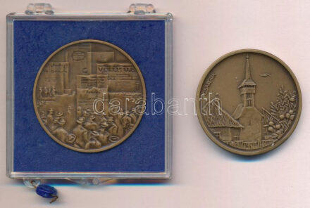 1979. 'A Magyar Tanácsköztársaság 60. évfordulója emlékére 1919-1979' Br emlékérem eredeti plombált ÁPV tokban + Tóth Sándor (1933-) DN 'Nyír Tourist' Br emlékérem, Csaroda (40mm) T:1-