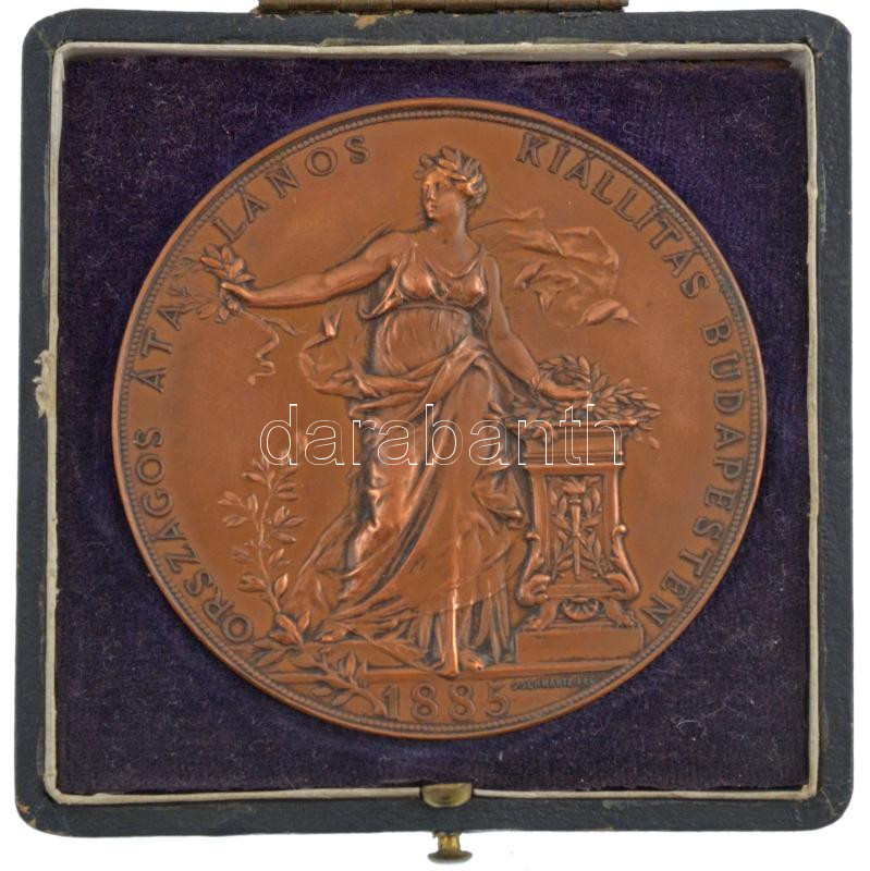 Schwartz István (1851-1924) 1885. 'Országos Általános Kiállítás Budapesten 1885 / Herzog Saroltának Budapest - Az érdem jeléül' kétoldalas bronz emlékérem eredeti 'Budapesti Országos Kiállítás 1885' feliratú dísztokban, korának - Image 3