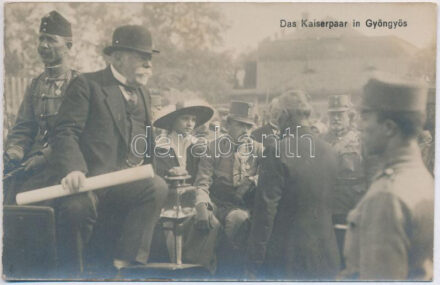 1917 Gyöngyös, a Királyi pár látogatása a nagy tűzvész után május 23-án, IV. Károly és felesége Zita királyné hintón / Das Kaiserpaar in Gyöngyös. Postkartenverlag 'Bediene dich selbst' (Brüder Kohn) Wien-Berlin photo (fl)
