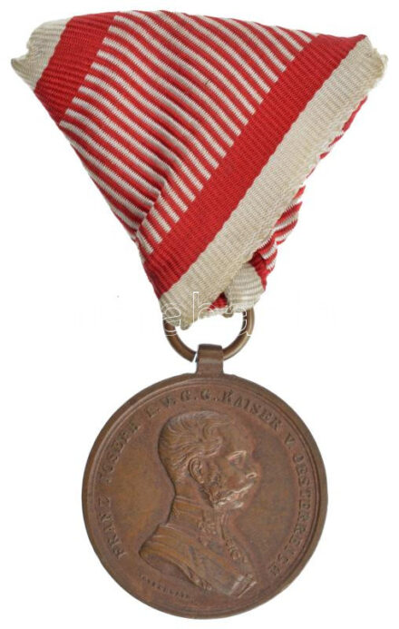 1914. 'Ferenc József Bronz Vitézségi Érem / Der Tapferkeit' bronz kitüntetés mellszalaggal. Szign.: Tautenhayn T:1- Hungary 1914. 'Bronze Gallantry Medal (Der Tapferkeit)' bronze decoration with ribbon. Sign.:Tautenhayn C:AU NMK 137.