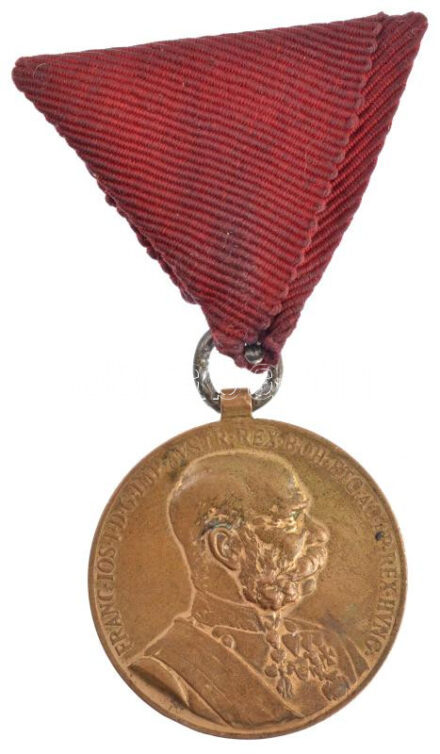 1898. 'Jubileumi Emlékérem Fegyveres Erő Számára / Signum memoriae (AVSTR)' bronz kitüntetés mellszalagon T:2 kissé viseltes mellszalag Hungary 1898. 'Commemorative Jubilee Medal for the Armed Forces' bronze decoration on ribbon C:XF
