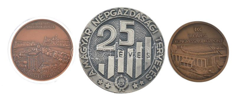 3db-os vegyes emlékérem tétel, közte 1972. '25 éves a magyar népgazdasági tervezés / 1947-1972' ezüstpatinázott bronz emlékérem (60mm) + 1985. 'Budapest Kongresszusi Központ Megnyitására' kétoldalas bronz emlékérem (42,5mm) +