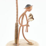 Jelzés nélkül: Randevúra várva. Art deco réz szobor, mészkő talapzaton, m: 15 cm