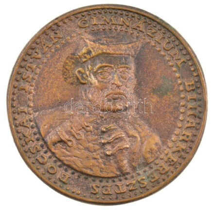 DN 'Bocskai István Gimnázium Biharkeresztes' egyoldalas bronz emlékérem (85mm) T:2 patina