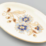 Zsolnay búzavirág mintás porcelán tálka. Kézzel festett, jelzett, minimális kopással, 11x7 cm