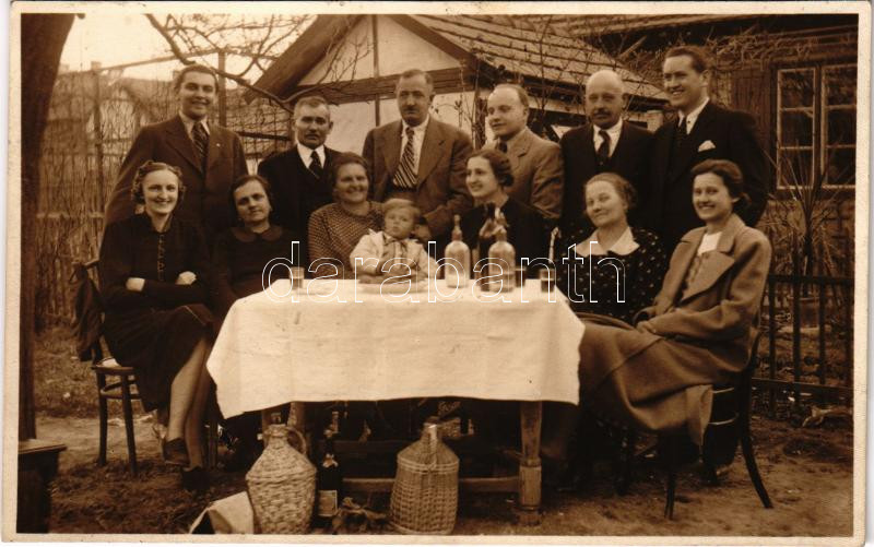 1937 Hatvan, családi mulatság a kertben József napon. photo