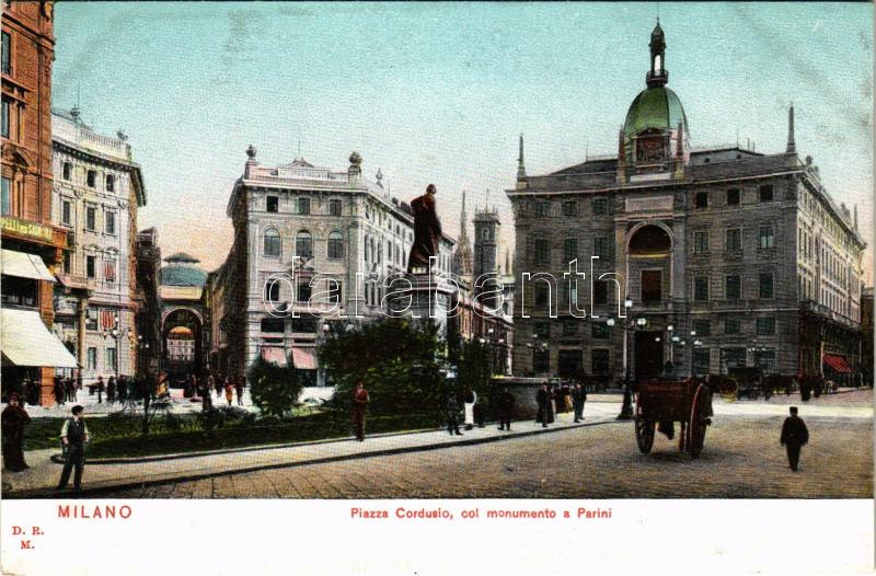 Milano, Milan; Piazza Cordusio, col monumento a Parini / street view, monument