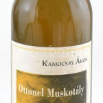 2000 Kamocsay Ákos Villányi Muscat ottonel szakszerűen tárolt bontatlan palack száraz fehérbor , 0,75l.