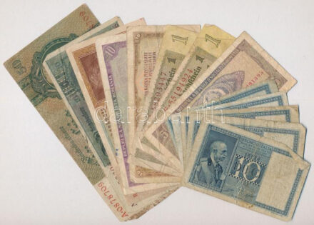 13db vegyes külföldi bankjegy, közte német, olasz, román bankjegyek T:III,III- 13pcs of mixed banknotes, with German, Italian, Romanian banknotes C:F,VG