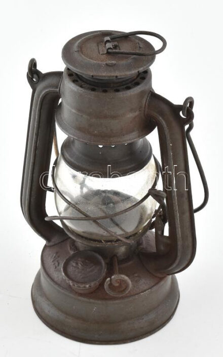 Feuerhand Superbaby Nr. 175, régi német petróleum lámpás, viharlámpa, 1940 körül. Fém, üveg, jelzett, korának megfelelő, rozsdafoltos állapotban, m: 19 cm / Vintage German lantern