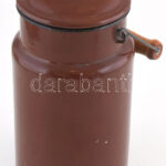 Zománcozott fém tejes kanna, kb. 2-3 liter, jelzett, m: 28 cm