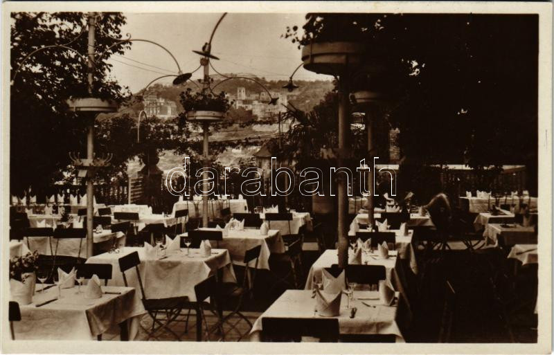 Budapest I. Naphegy, Cziegler Jenő étterem, terasz. Czakó utca 1/3.
