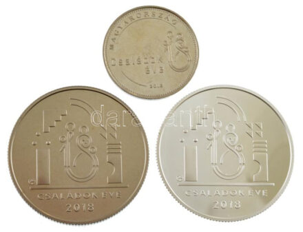 2018. 50Ft Cu-Ni 'Családok éve' + 2000Ft Cu-Ni 'Családok éve' + 10.000Ft Ag 'Családok éve' az egyik tanúsítvánnyal, tájékoztatóval T:BU,PP kis patina, karc Adamo FOEM13, EM357, EM358
