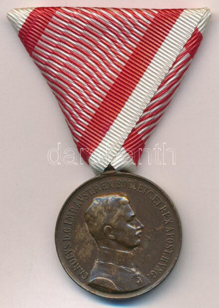 1917. 'Károly Bronz Vitézségi Érem' bronz kitüntetés eredeti, mellszalagon. Szign.: Kautsch T:2,2- Hungary 1917. 'Bronze Gallantry Meda' bronze decoration on original ribbon. Sign.: Kautsch C:XF,VF NMK 310.