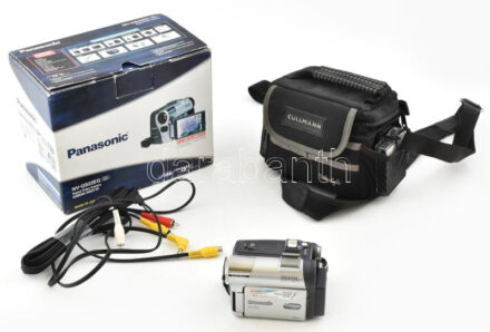 Panasonic NV-GS22EG digitális videokamera, tartozékaival, hordozótáskával, eredeti dobozában. Nem kipróbált, újszerű állapotban.