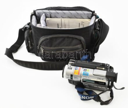 Sony Handycam DCR-TR7000E digitális kamera, tartozékaival, leírással, hordozótáskával. Nem kipróbált, újszerű állapotban.
