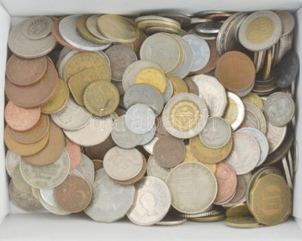 Vegyes külföldi érmetétel mintegy ~1,84kg súlyban T:vegyes Mixed foreign coin lot in ~1,84kg weight C:mixed