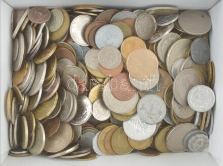 Vegyes külföldi érmetétel mintegy ~1,84kg súlyban T:vegyes Mixed foreign coin lot in ~1,84kg weight C:mixed