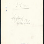 Szöllősy Kálmán (1887-1976): Falusi ház meszelés, hátoldalán pecséttel jelzett fotó, 18x12 cm - Image 2