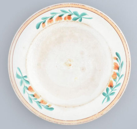 Antik kézzel festett népi fajansz tányér, jelzett: České Budějovice L&CH Hardtmuth, kopott, d: 23 cm