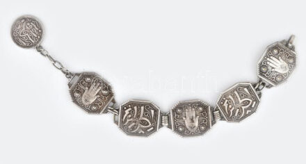Fatima kezes, közel-keleti karkötő, ezüstözött fém, jelzés nélkül, h: 19 cm