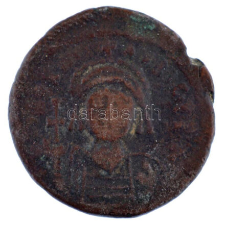 Bizánci Birodalom / Cyzicus / II. Justinianus 565-578. AE Follis bronz (12,02g) T:3 Byzantine Empire / Cyzicus / Justin II 565-578. AE Follis bronze 'DN IVSTINIANVS PP AVG / M B - ANNO - II - KYZ' (12,02g) C:F