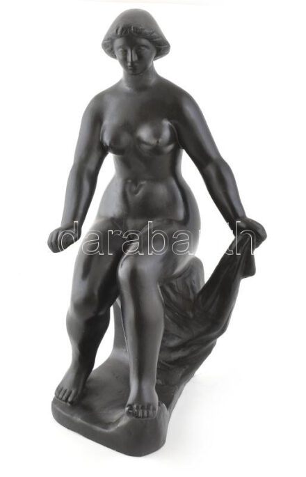 Marosán László (1916-1991): Fürdőző nő, terrakotta, jelzett, javított, m: 40 cm