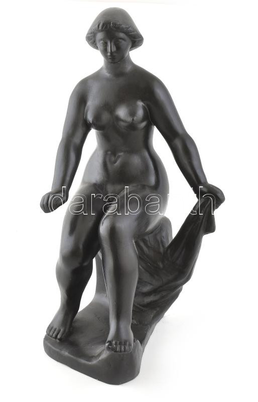 Marosán László (1916-1991): Fürdőző nő, terrakotta, jelzett, javított, m: 40 cm