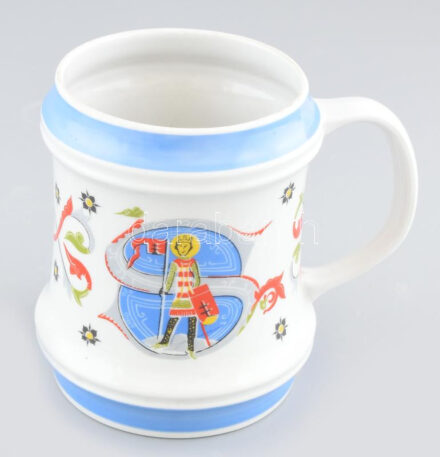 Hollóházi porcelán korsó. Részben kézzel festett, jelzett, hibátlan, m: 12 cm