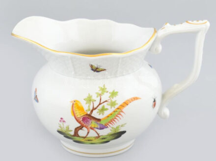 Herendi fácán mintás tejkiöntő, feltehetően egy 12 személyes teás készletnek lehetett a része, nagy méretű, kézzel festett porcelán, jelzett, minimális kopással, m: 12 cm
