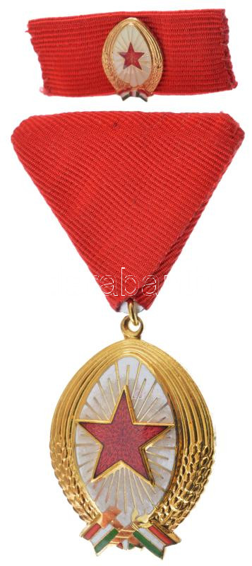 1985. 'A Munka Érdemrend' arany fokozata, aranyozott és zománcozott bronz kitüntetés mellszalagon, miniatűrrel szalagsávon, kopottas eredeti tokban T:1- NMK 599.