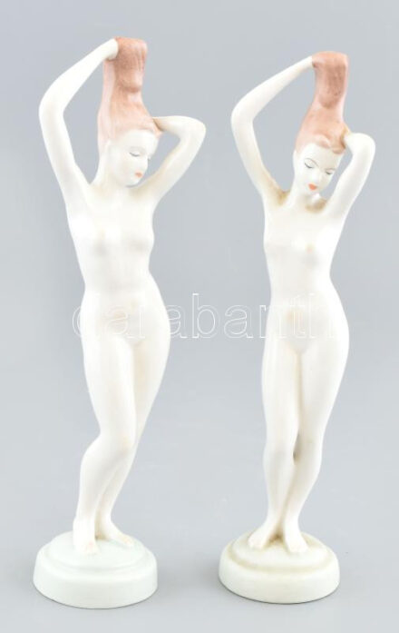 Aquincumi porcelán fésülködő akt, 2 db. Kézzel festett, jelzett, hibátlan, m: 23 cm