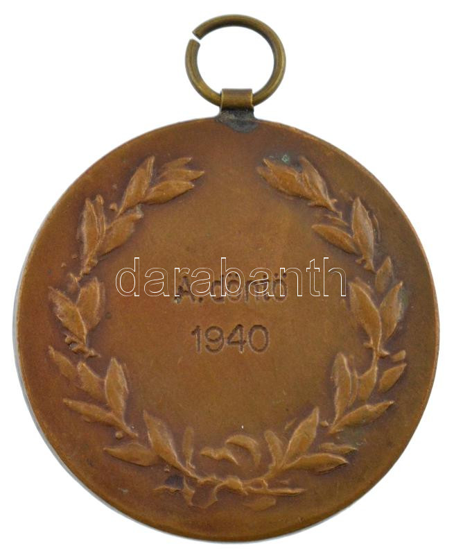 1940. 'Barátság - Szakmaközi Sakk Csapatbajnokság' kétoldalas bronz díjérem füllel, hátoldalán 'A. döntő 1940' gravírozással (38mm) T:1- - Image 2