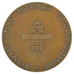 Madarassy Walter (1909-1994) DN 'Budapest Sport Egyesület Fotószakosztálya' kétoldalas, bronzozott fém emlékérem (66mm) T:2,2- - Image 2