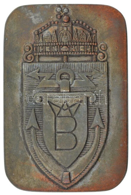 1944. 'Akadémiák közötti öttusa csapat II. 1944' bronzozott hadifém plakett (48x73mm) T:2,2-