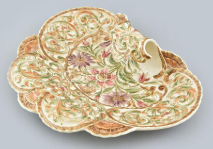 Zsolnay porcelán kagyló formájú kártya tartó, dísztál. Kézzel festett, jelzett, (Troicsikné) hibátlan 33x25 cm