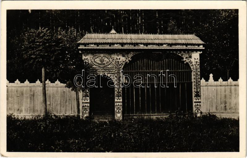 1942 Székelyudvarhely, Odorheiu Secuiesc; Székelykapu, erdélyi folklór / Poarta secuiasca / Székely gate, Transylvanian folklore (EK)
