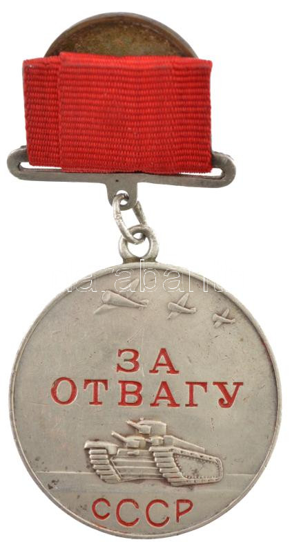 Szovjetunió 1943. 'Bátorságért Érdemérem' részben zománcozott, jelzetlen Ag kitüntetés mellszalagon, hátlapon '285143' sorszámmal és 'Monetnij Dvor' gyártói jelzéssel T:2- Soviet Union 1943. 'Medal for Courage' partially enamelled