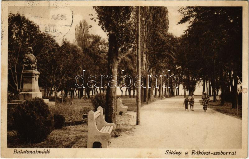 1933 Balatonalmádi, sétány a Rákóczi szoborral (fl)