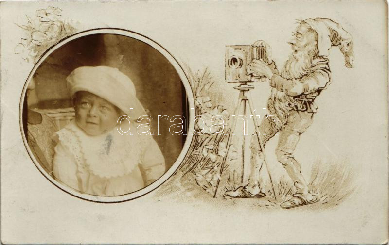 1912 Gyerek törpe fényképésszel / child with dwarf photographer. Art Nouveau. photo