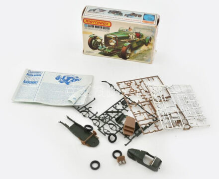 Matchbox Aston Martin Ulster autó makett eredeti dobozában.