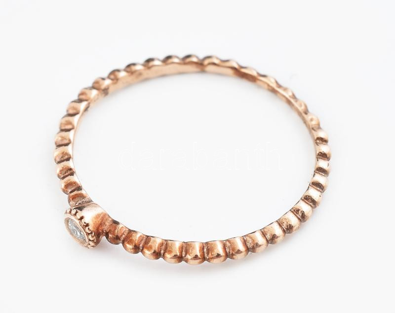 14k arany gyűrű, gyémánttal. brilliáns csiszolás, fehér m: 48, 0,76 g - Image 2