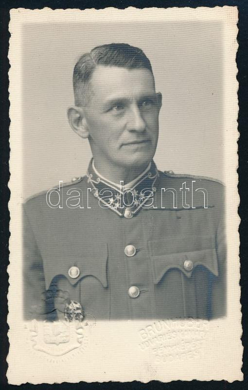 cca 1940 Katona kitüntetéssel, fotó Brunhuber pécsi műterméből, 9×6 cm